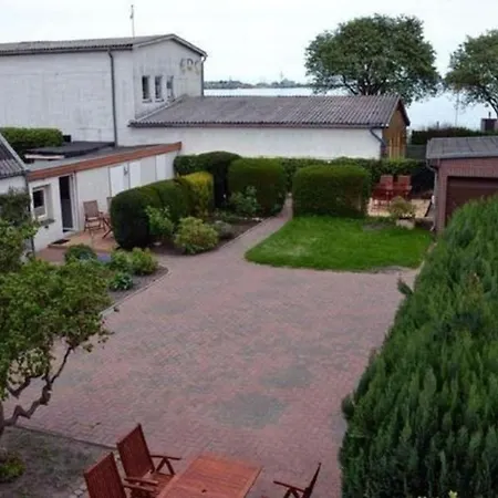 Strandnahes Haus Mit Terrasse, Grill Und Garten Eckernförde