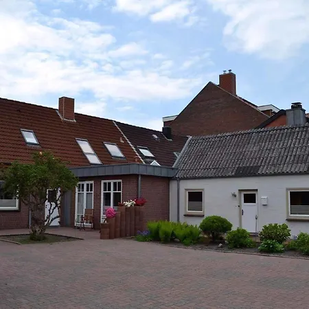 Strandnahes Haus Mit Terrasse, Grill Und Garten Eckernförde